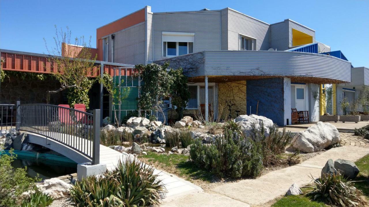 Suzi Donkey Farm With Seaview