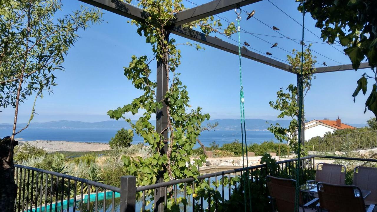 Suzi Donkey Farm With Seaview Apartment